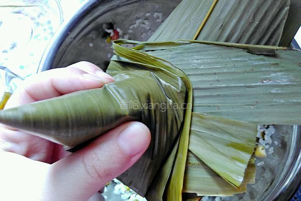 绿豆花生蜜枣粽(三角粽)的做法图解13