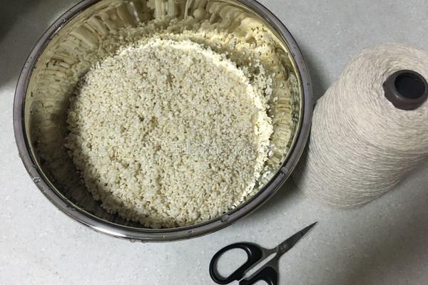 梅干菜肉粽的做法图解3