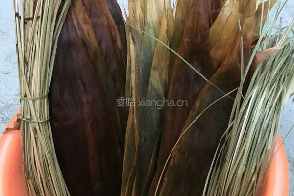 当焦糖鸟蛋遇上糯米粽子的做法图解1