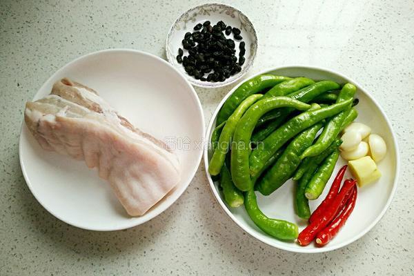 家常小炒肉的做法图解1