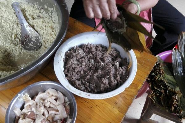 咸肉粽的做法图解3