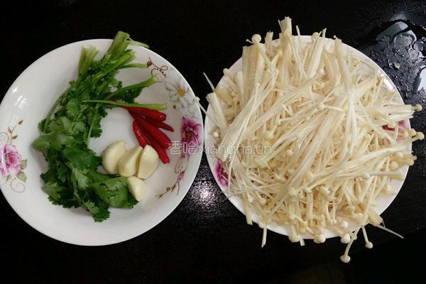 凉拌金针菇的做法图解1
