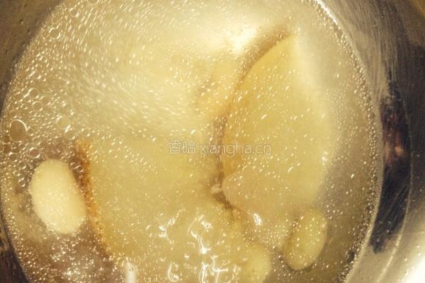 薏米芡实黄豆雪梨炖排骨的做法图解6
