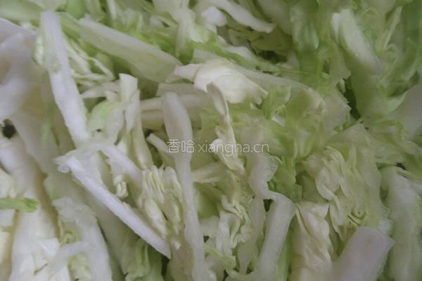 包菜炒面的做法图解1