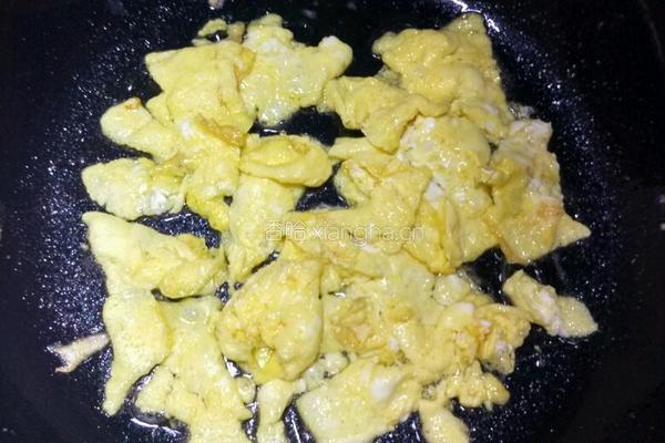 红萝卜炒蛋的做法图解3