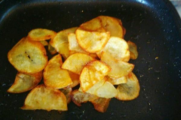 煎土豆片炒大辣椒的做法图解3