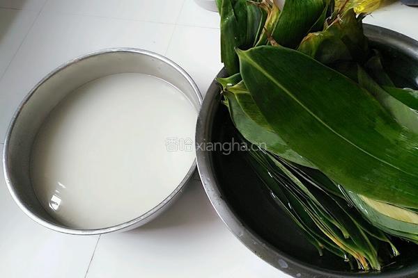 花生肉粽的做法图解1