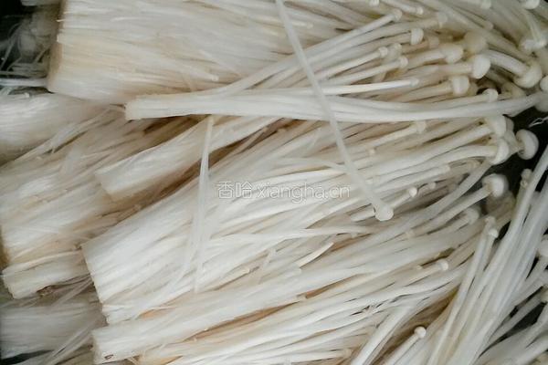 凉拌金针菇的做法图解1