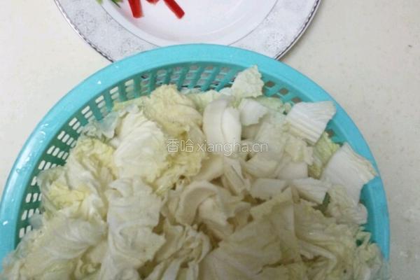 酸辣大白菜的做法图解1