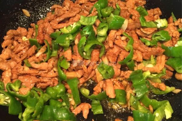 辣椒炒肉丝（简单的美味）的做法图解5