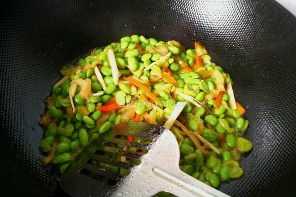 毛豆炒三丝的做法图解5