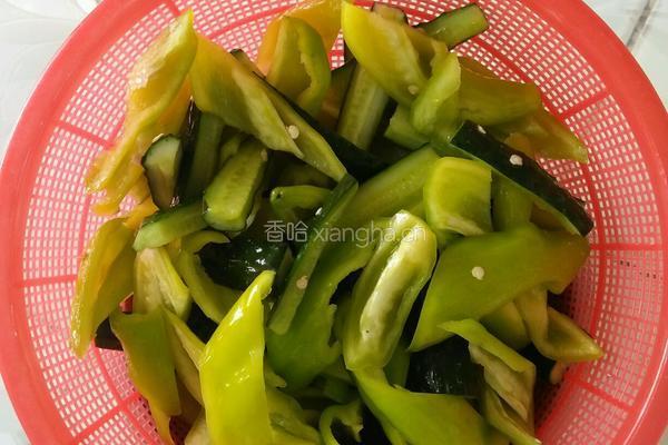 自制腌辣椒黄瓜的做法图解5