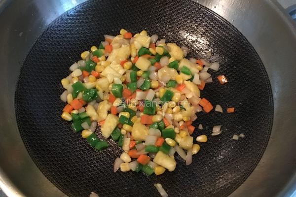 泰式咖喱菠萝炒饭的做法图解6