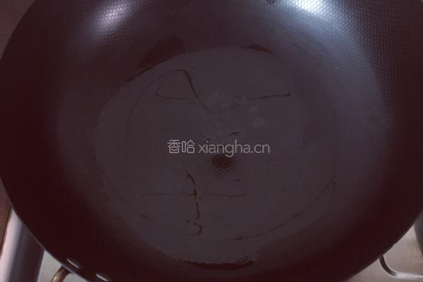 青椒炒虾糕的做法图解2