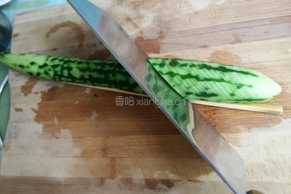 浇汁盘龙黄瓜的做法图解3