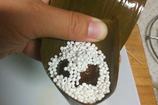 西米水晶粽子的做法图解3