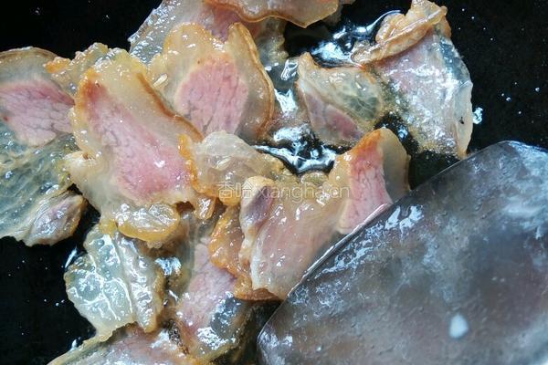 辣椒炒腊肉的做法图解2