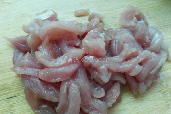 青椒炒肉的做法图解1