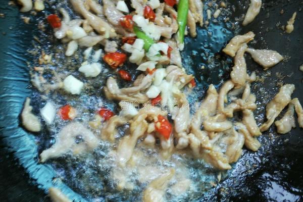 青椒炒肉的做法图解6