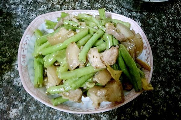豆角炒本地猪肉的做法图解4
