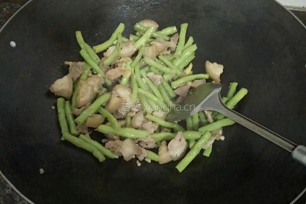豆角炒本地猪肉的做法图解3
