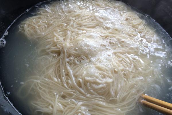 肉末凉拌面的做法图解3