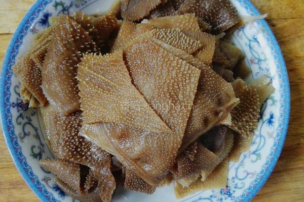 葱爆辣毛肚的做法图解1