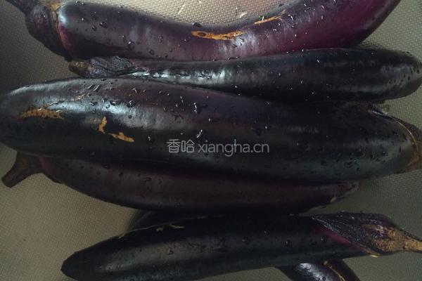 洋葱烧茄子的做法图解1