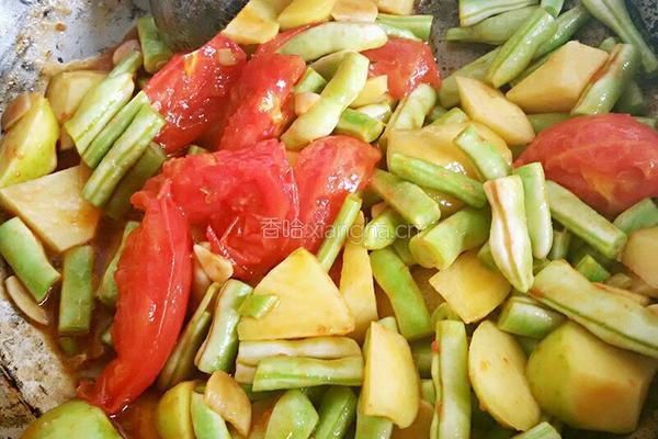 土豆牛肉烩豆角的做法图解6