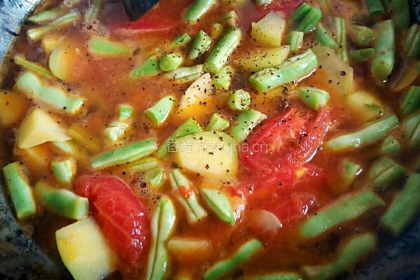 土豆牛肉烩豆角的做法图解8