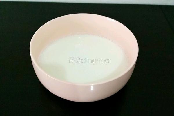 牛奶布丁的做法图解3