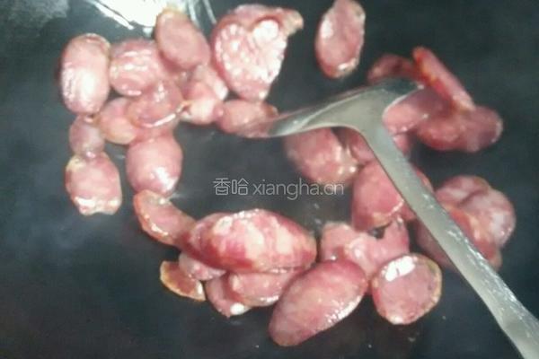 青椒炒腊香肠的做法图解4