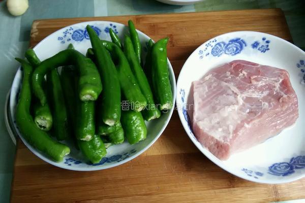 青椒肉丝的做法图解1