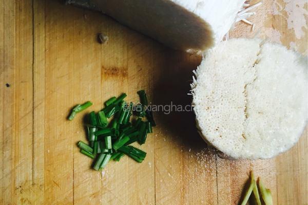 金针菇肉片的做法图解1