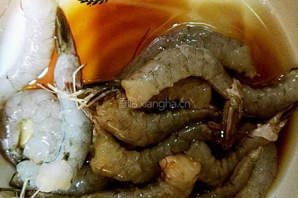 腊肠黑米什锦虾粥的做法图解5