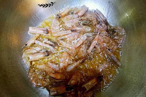 腊肠黑米什锦虾粥的做法图解8