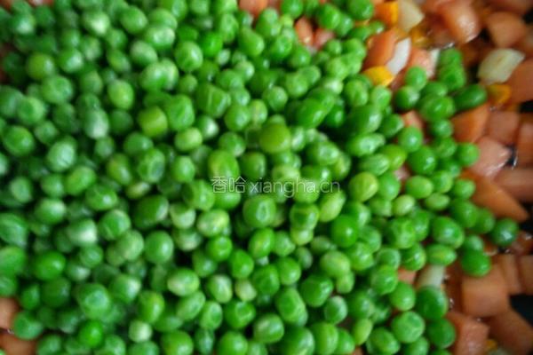 豌豆炒火腿的做法图解4
