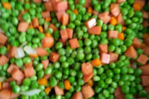 豌豆炒火腿的做法图解5