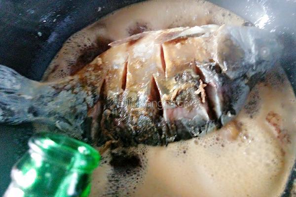 啤酒烧鲤鱼的做法图解8