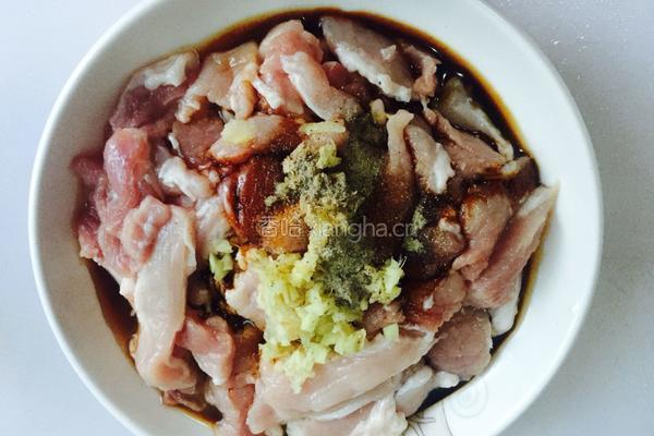 南瓜粉蒸肉的做法图解2