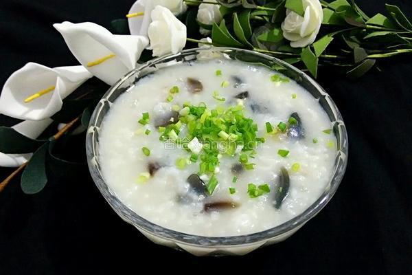 皮蛋瘦肉粥的做法图解7