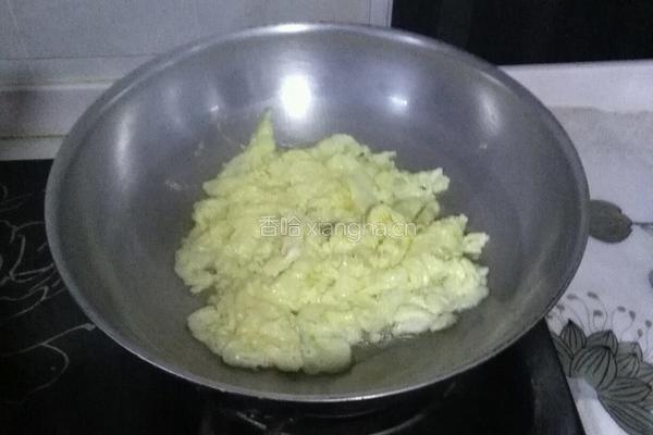 辣椒圆葱炒鸡蛋的做法图解2