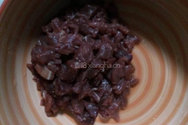 剁辣椒牛肉酱的做法图解2