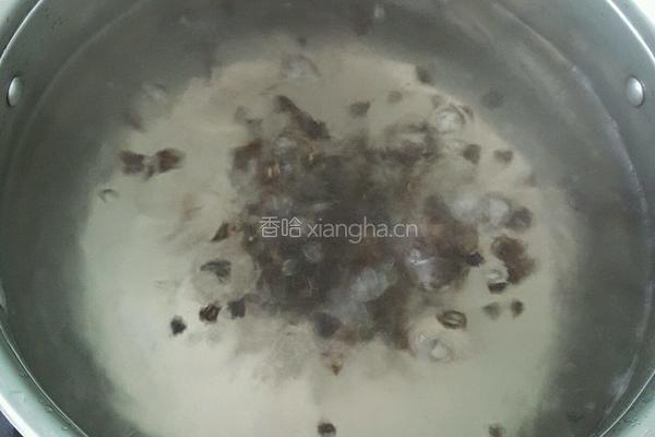 猫爪草熬猪横利的做法图解6