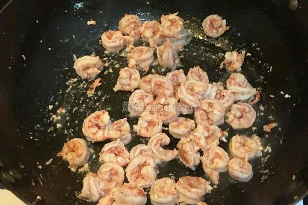 小黄瓜炒虾仁的做法图解3