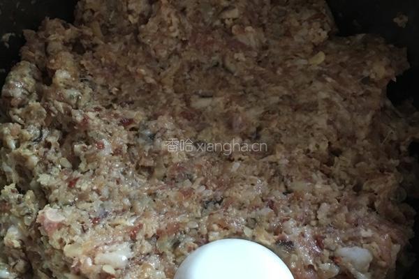 白菜猪肉饺子的做法图解4