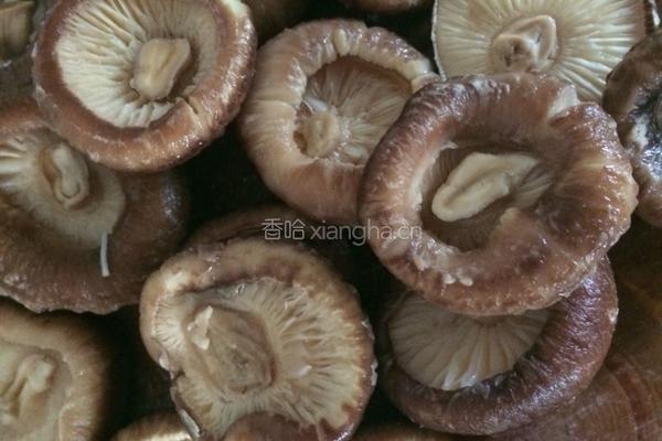 猪肉酿花菇。的做法图解4
