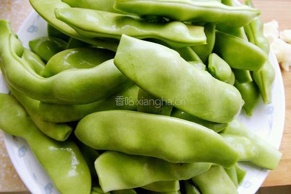 猪肉炖豆角的做法图解1