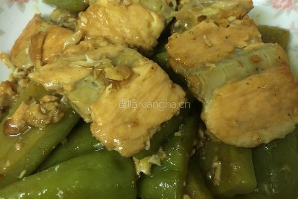 三文鱼骨焖苦瓜的做法图解5