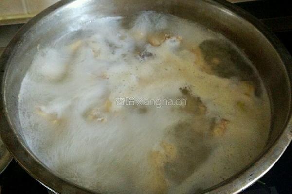 土豆炖鸡块的做法图解4